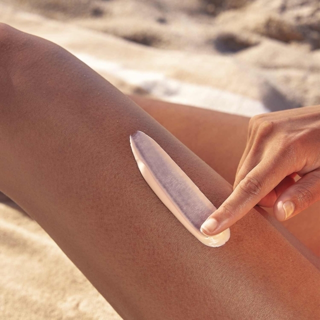 Latte Solare Satinato Viso e Corpo SPF 50 Laboratoires de Biarritz
