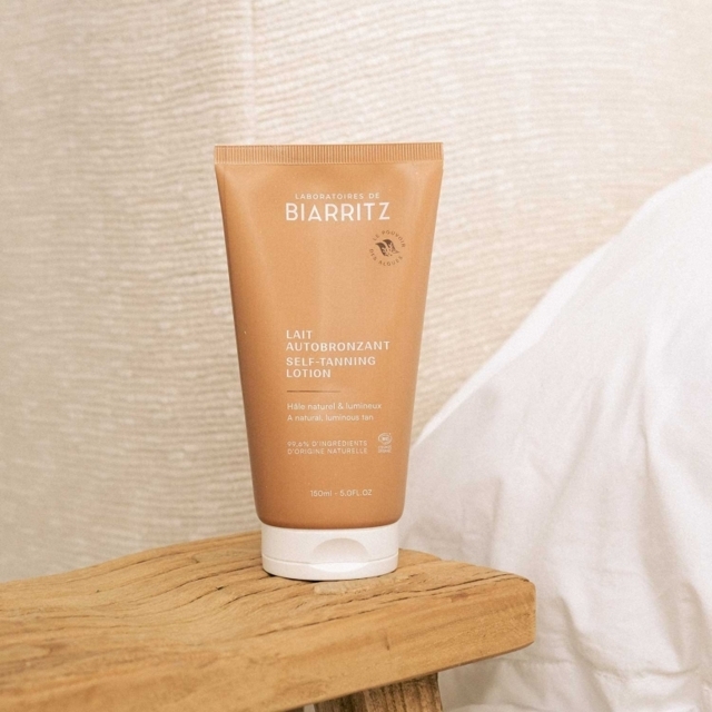 Latte idratante autoabbronzante viso e corpo