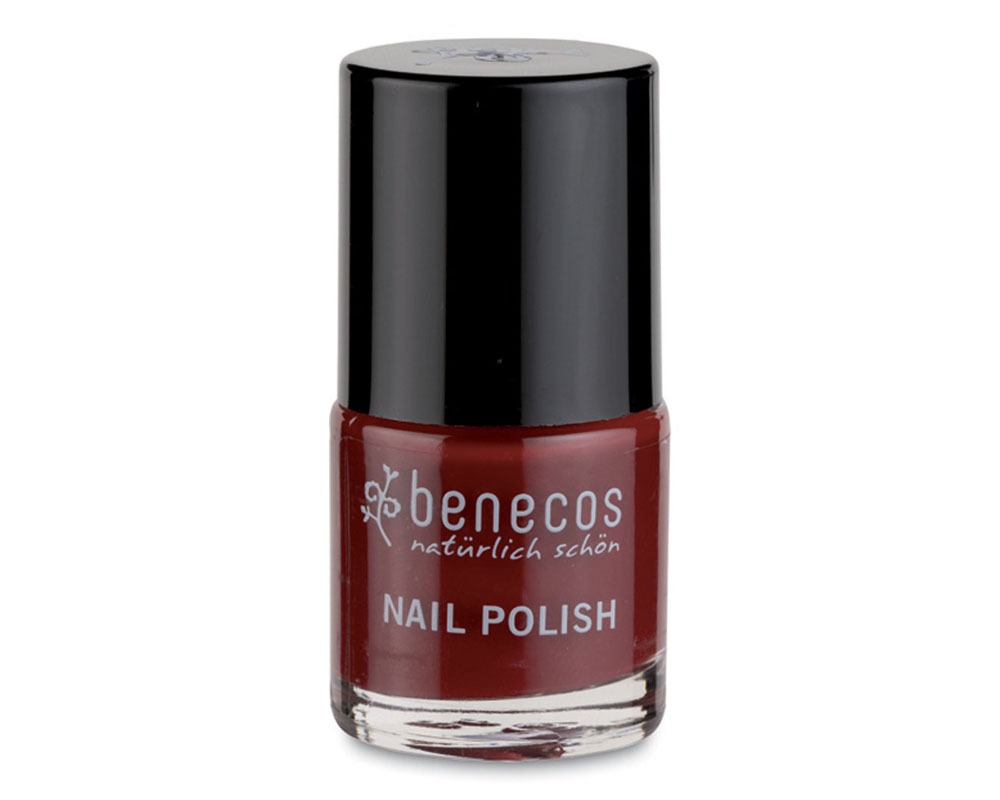 Smalto nail polish Cherry red